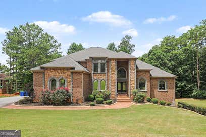 327 Amy WAY Atlanta GA 30349