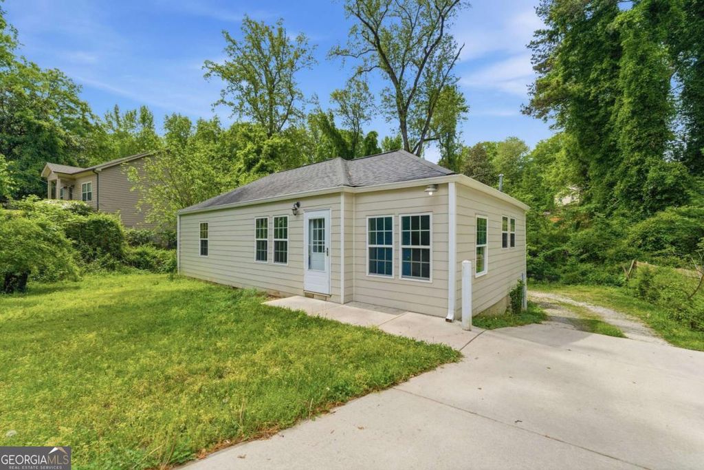 Photo of 254 Pauladean Circle SE, Marietta, GA 30067 (MLS # 10731954)