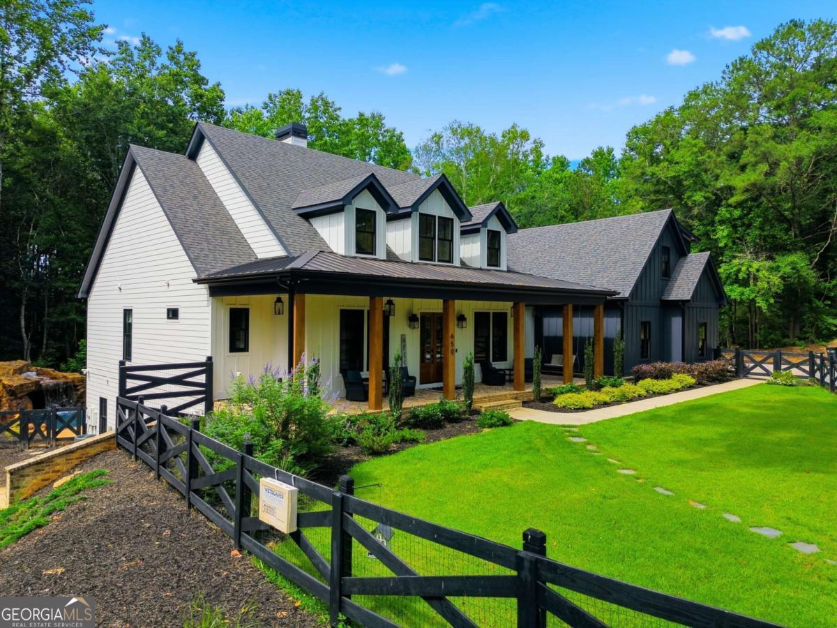 650 Avery RD