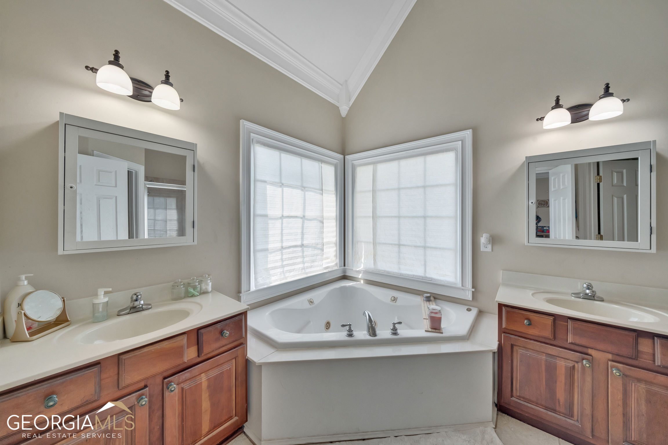 Buckhead Manor - Residential