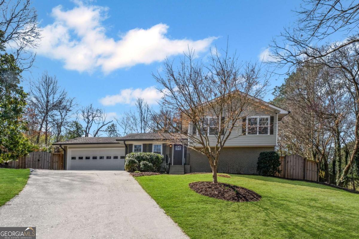 260 Mansell CIR