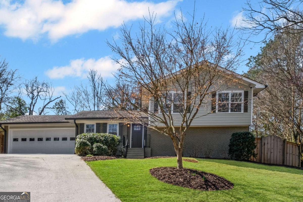 260 Mansell CIR