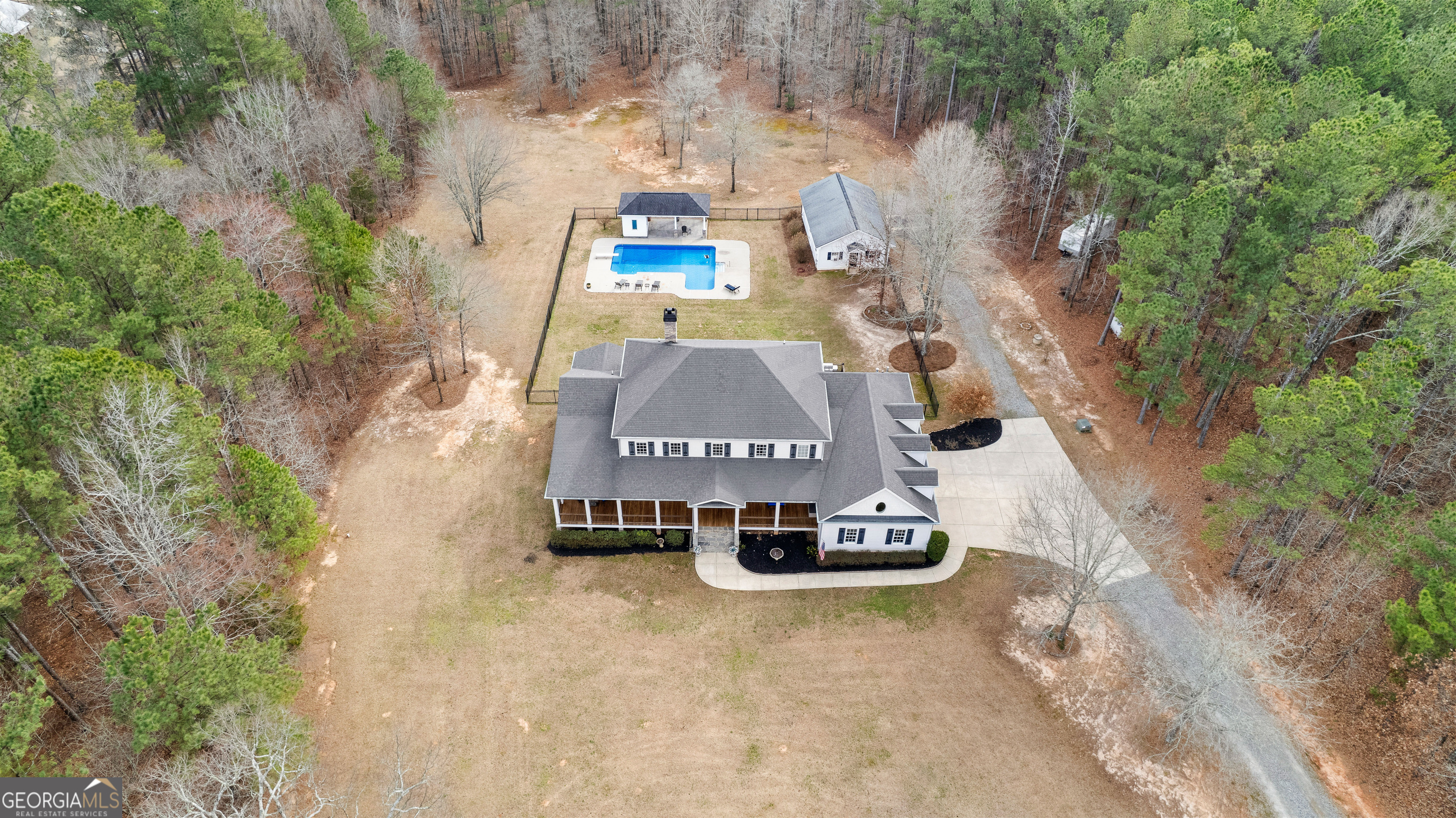 203 Shelby LN
