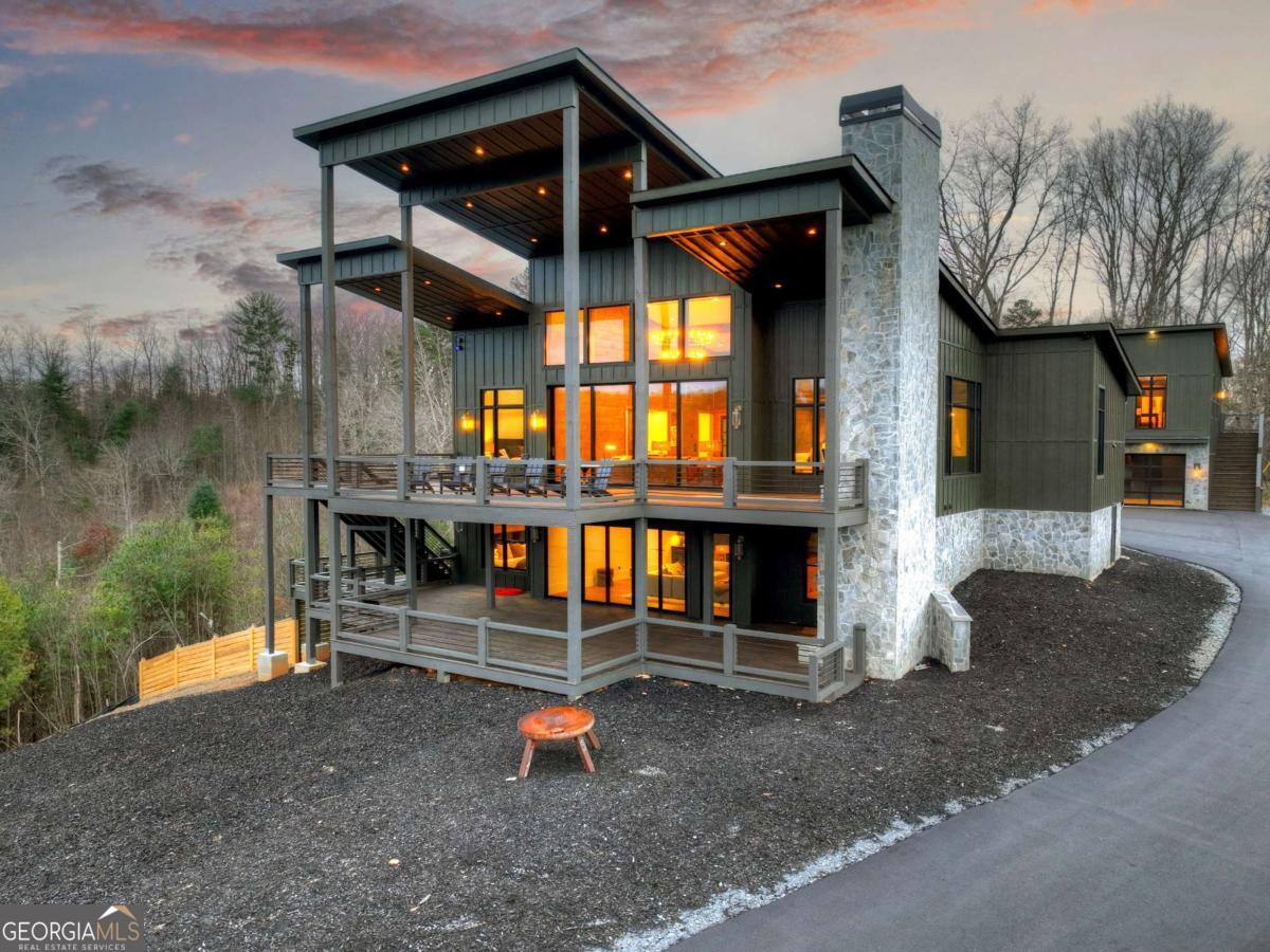 156 Coles Crossing RD