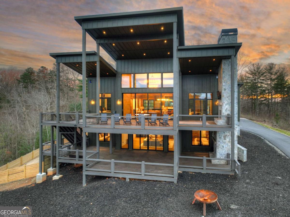 156 Coles Crossing RD