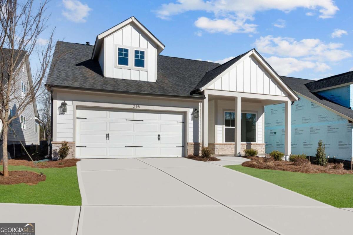 215 Strawberry LN