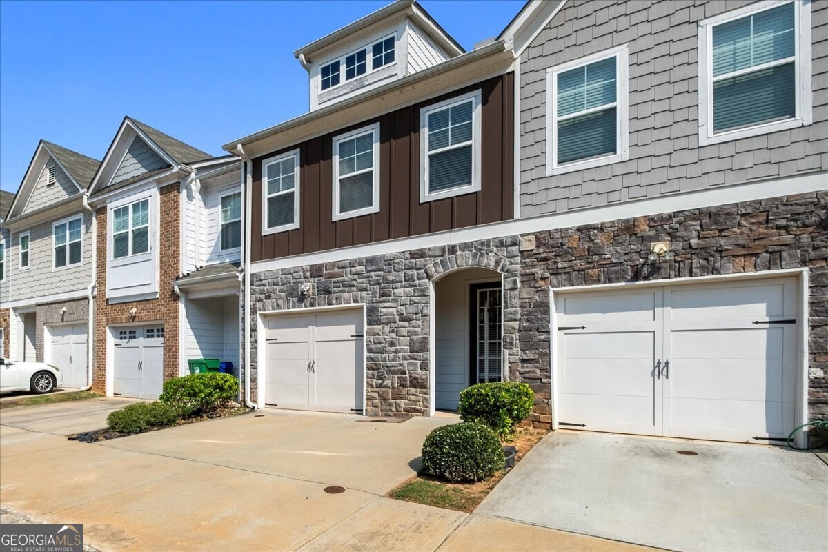 4998 Longview WALK
