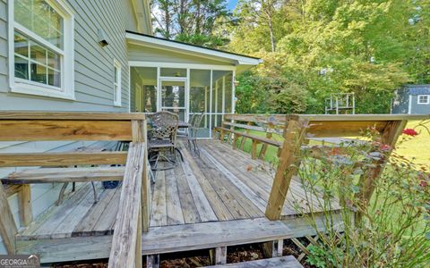 A home in Toccoa