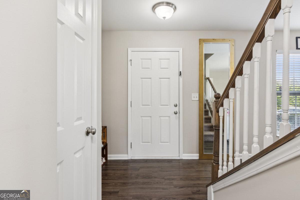 1596 Garden View DR