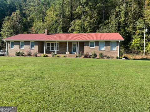 A home in Heflin, AL