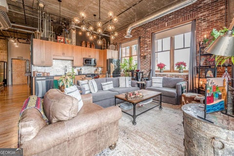 Photo of 3235 Roswell Road NE #819, Atlanta, GA 30305 (MLS # 10843484)