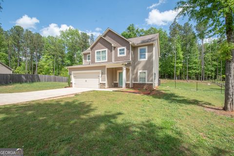 157 Amhurst CIR West Point GA 31833