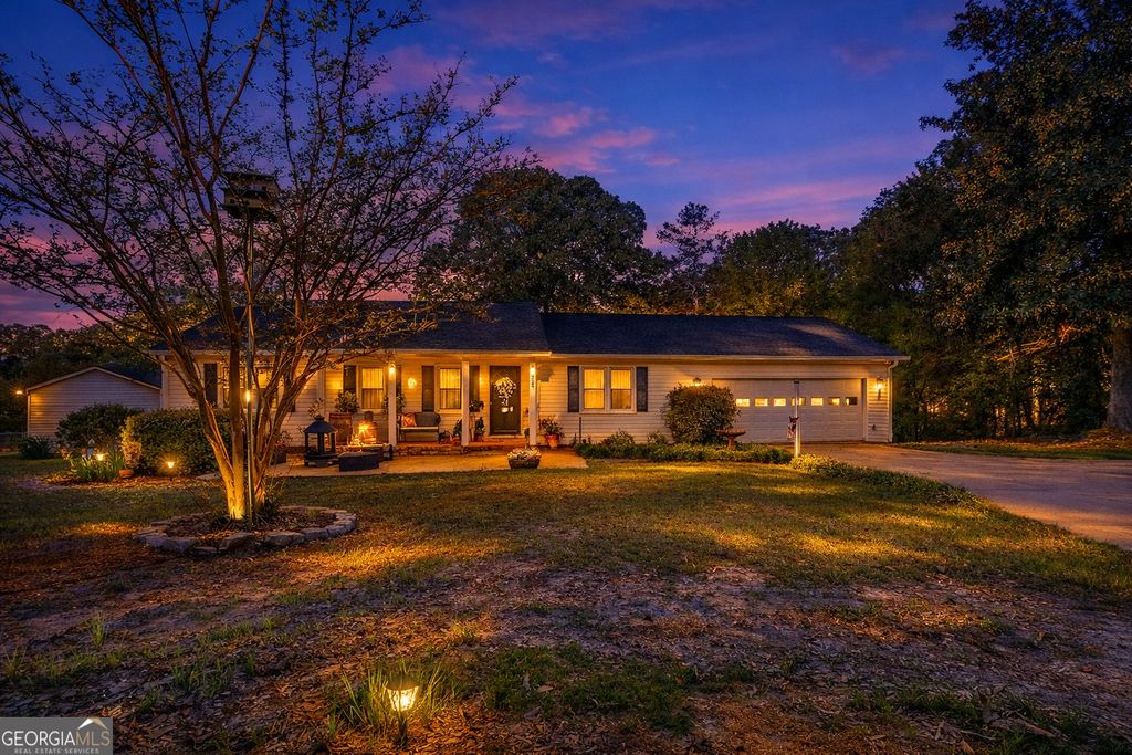 Photo of 227 Shady Lane, Williamson, GA 30292 (MLS # 10729079)