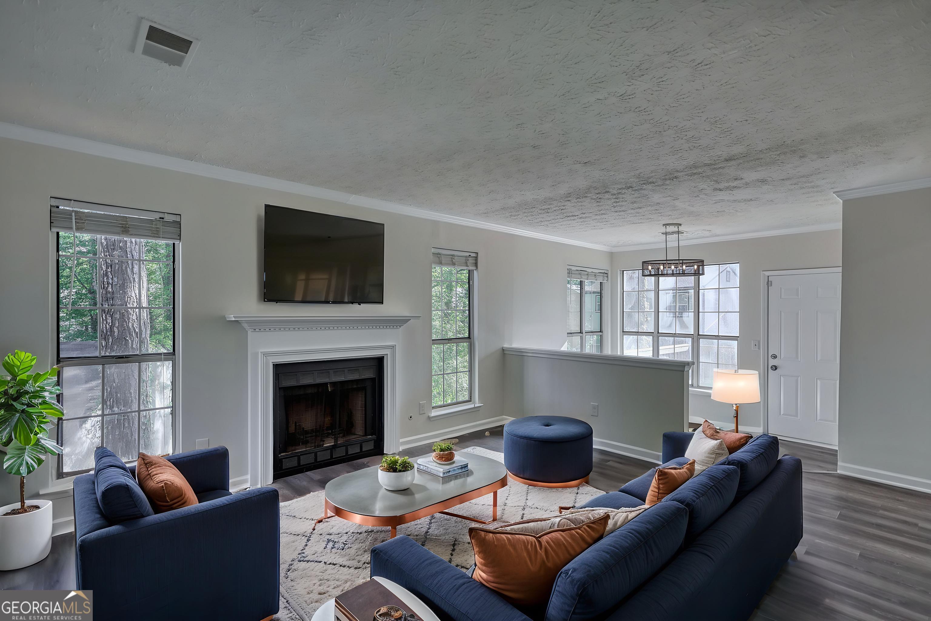 502 N Summit