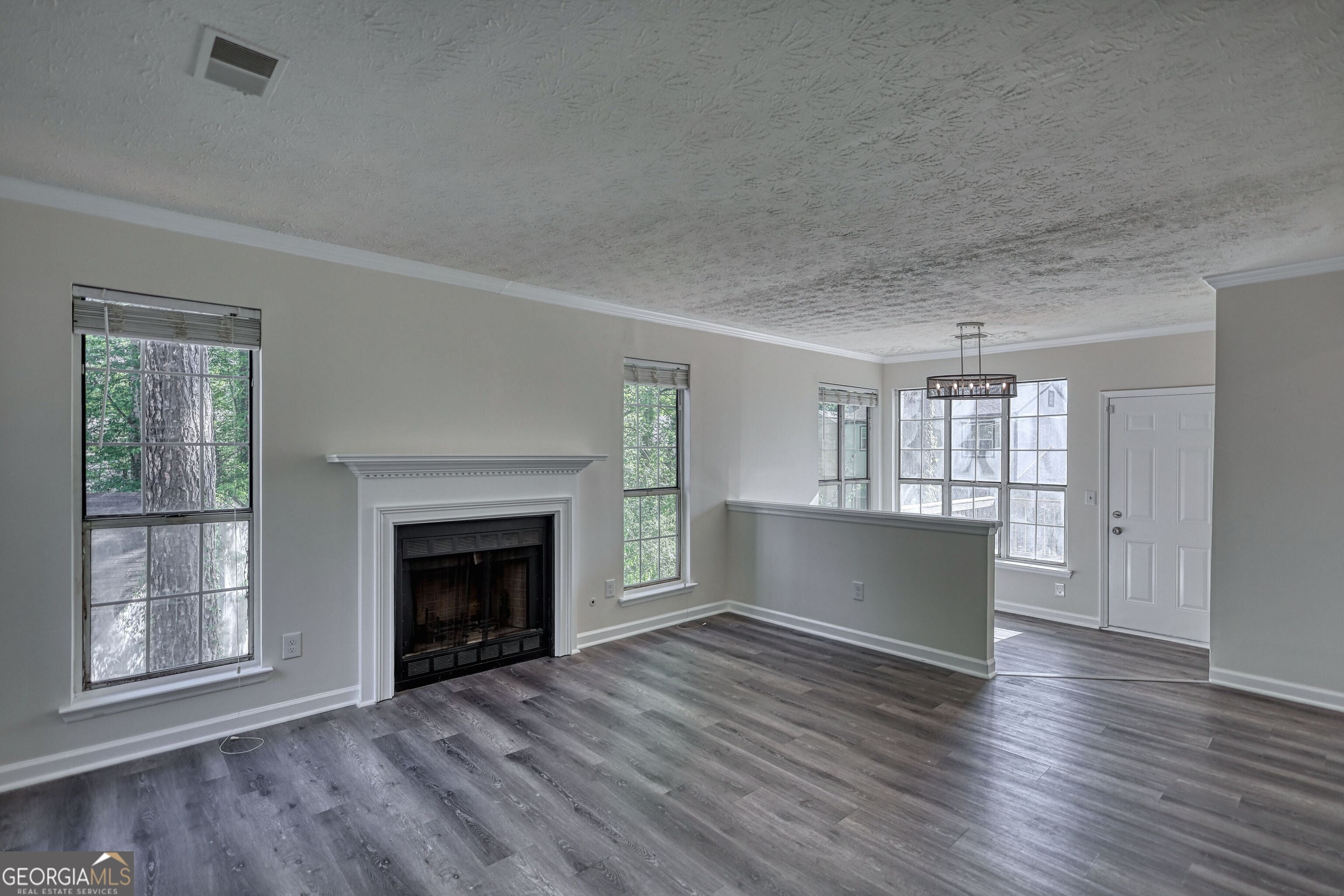 502 N Summit