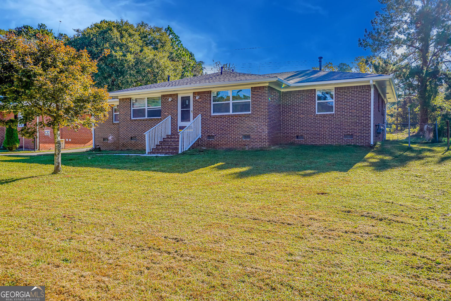 WHISPERING HILLS - Residential Lease