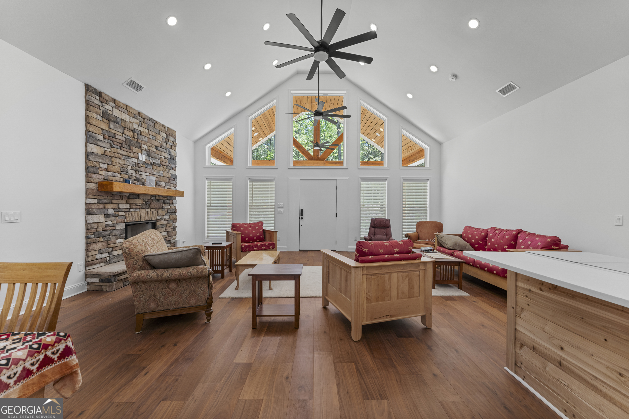 143 Taylor Len DR