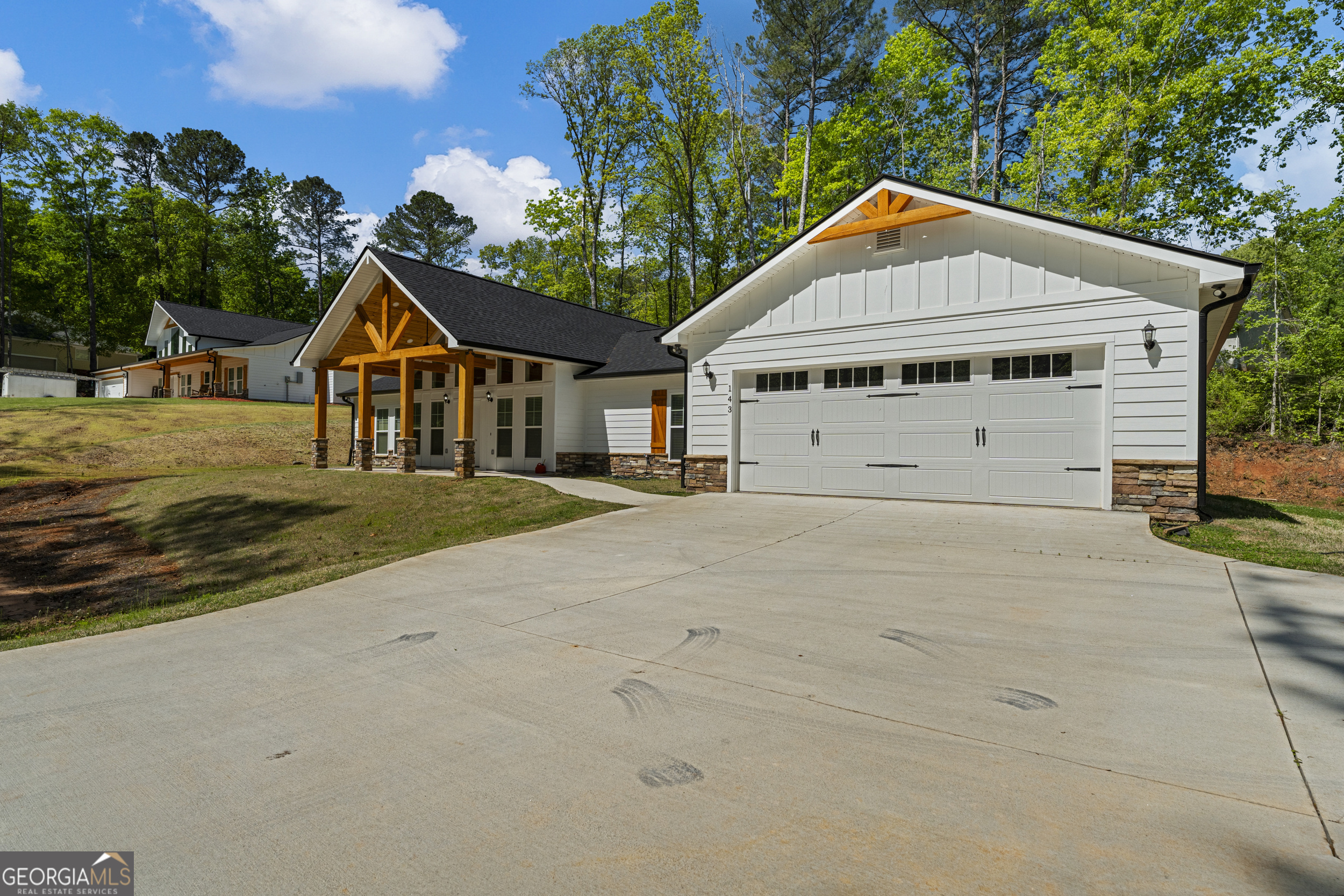 143 Taylor Len DR