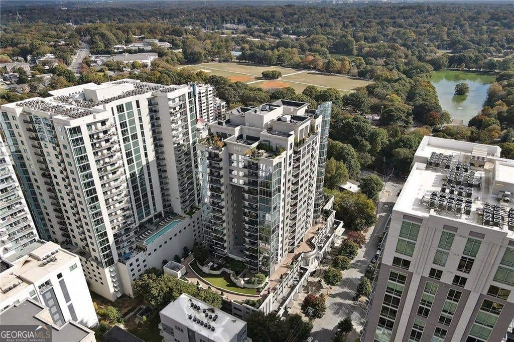 Photo of 222 12th Street NE #905, Atlanta, GA 30309 (MLS # 10791565)