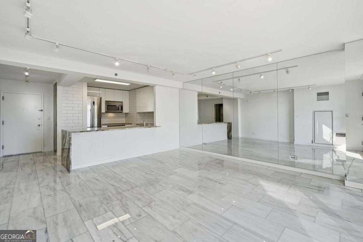 Windsor Over Peachtree - Residential