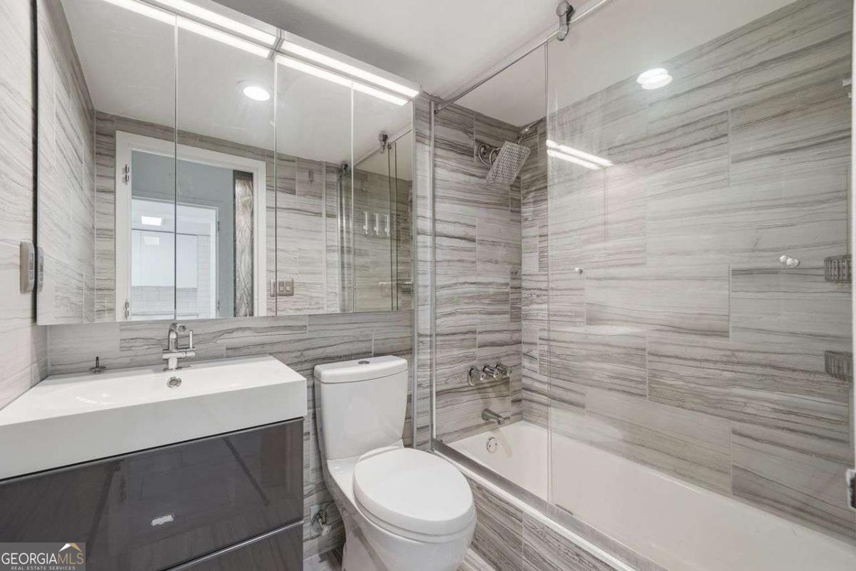 Windsor Over Peachtree - Residential