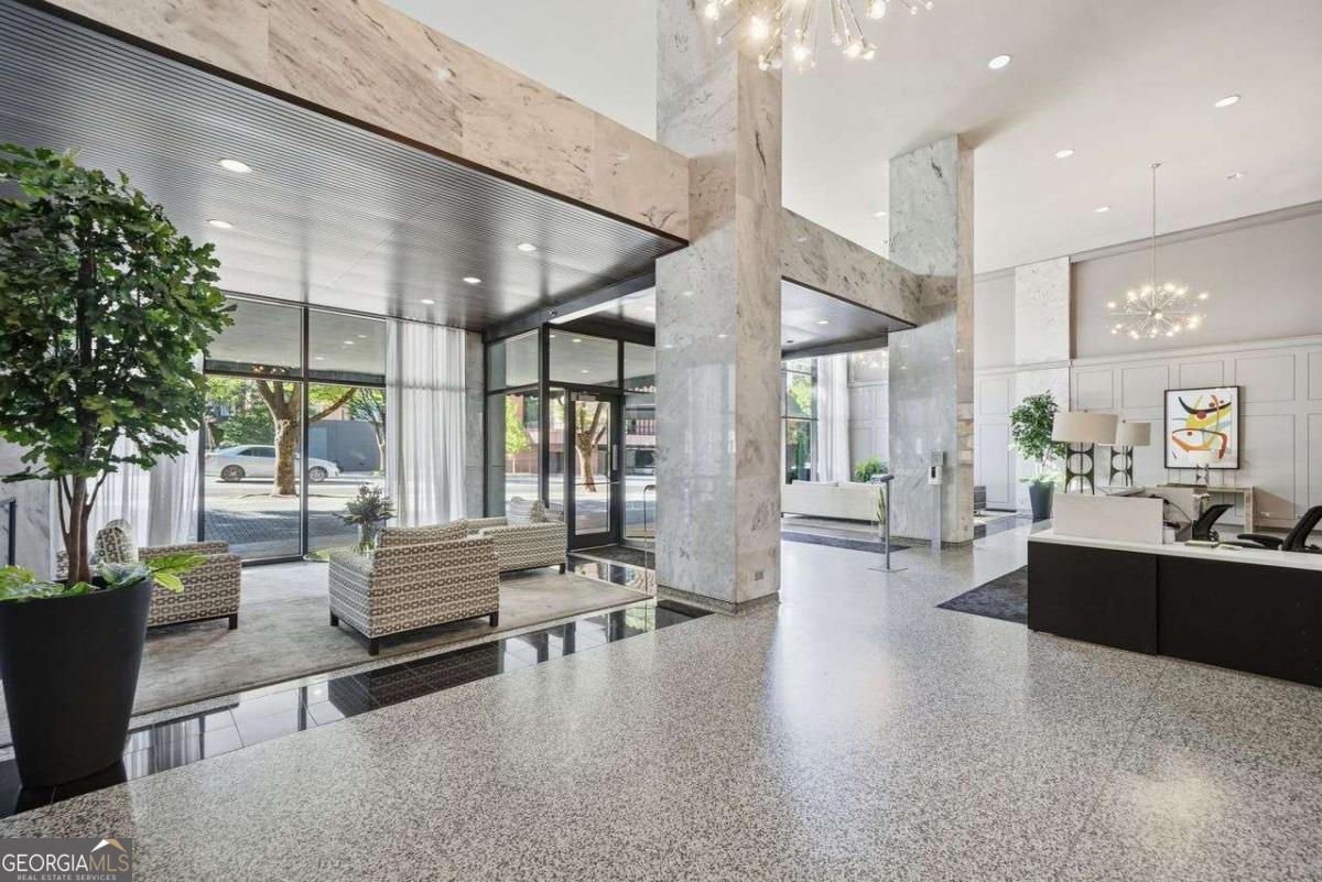 Windsor Over Peachtree - Residential