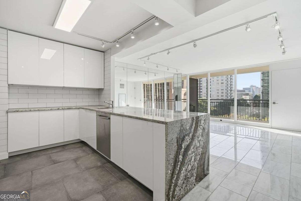 Windsor Over Peachtree - Residential