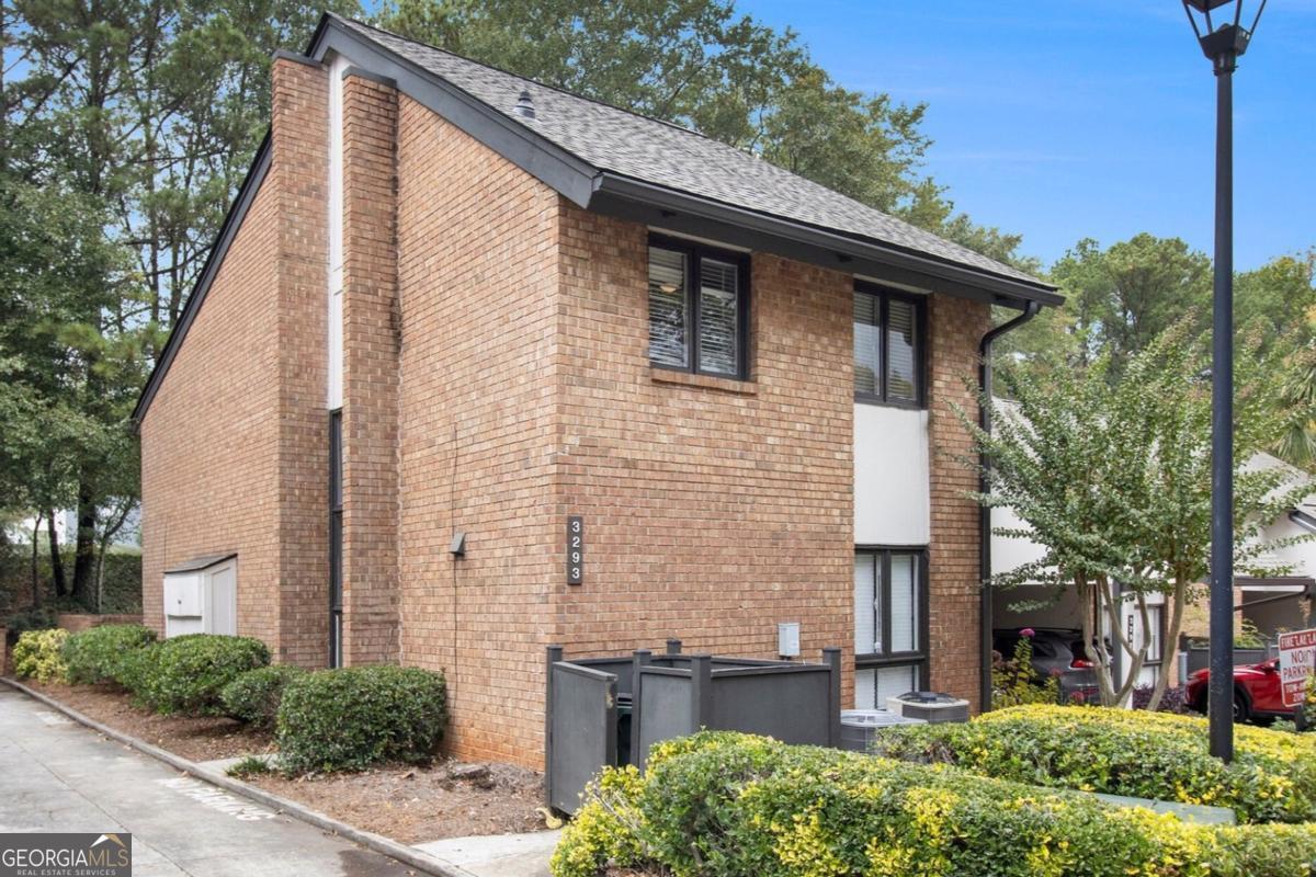 3293 Clairmont North NE