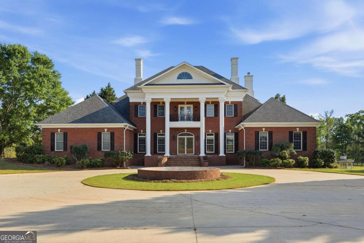 1202 Hodges CIR