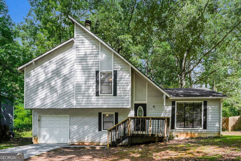 Photo of 1115 Forest Path, Stone Mountain, GA 30088 (MLS # 10811657)