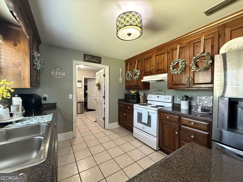 Chateau Villa - Residential