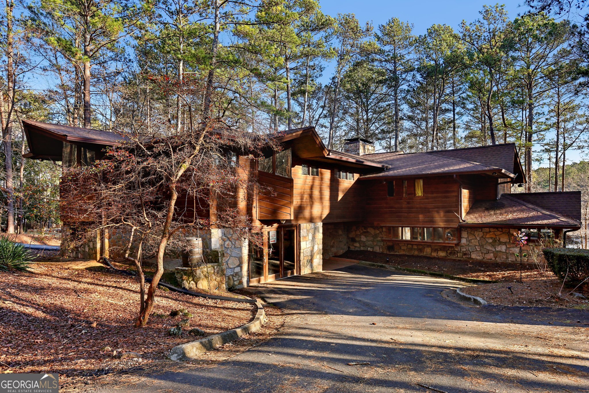 2513 Overlake LN