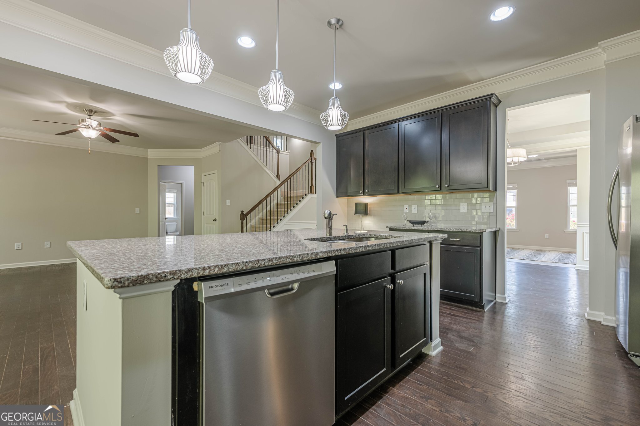 Canton, Georgia 30115, United States, 6 Bedrooms Bedrooms, ,4 BathroomsBathrooms,Residential,Active,117066