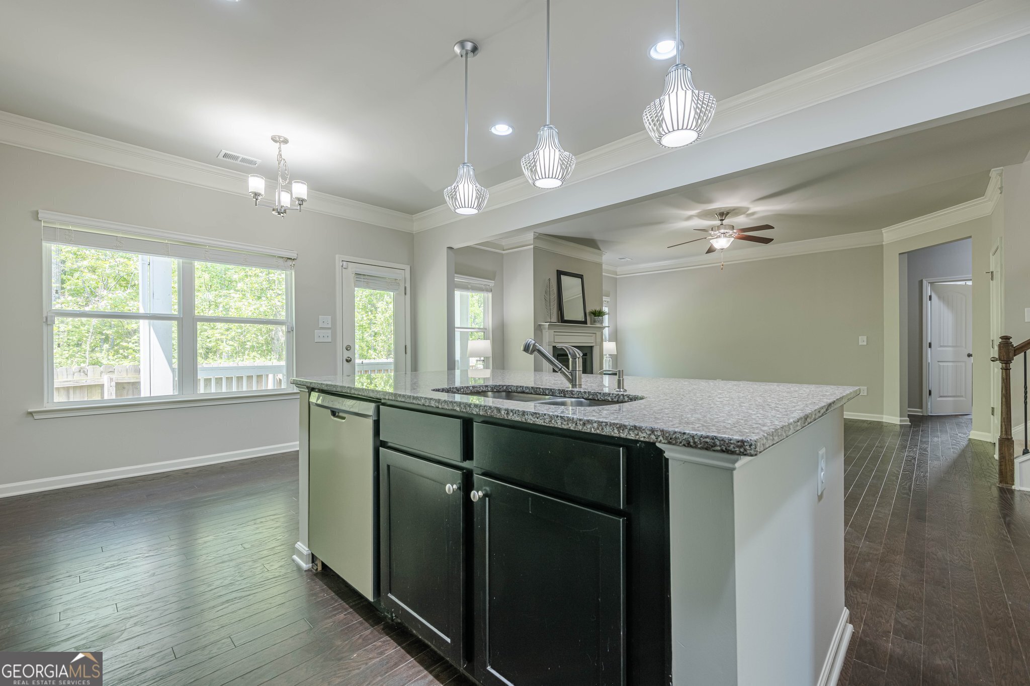 Canton, Georgia 30115, United States, 6 Bedrooms Bedrooms, ,4 BathroomsBathrooms,Residential,Active,117066