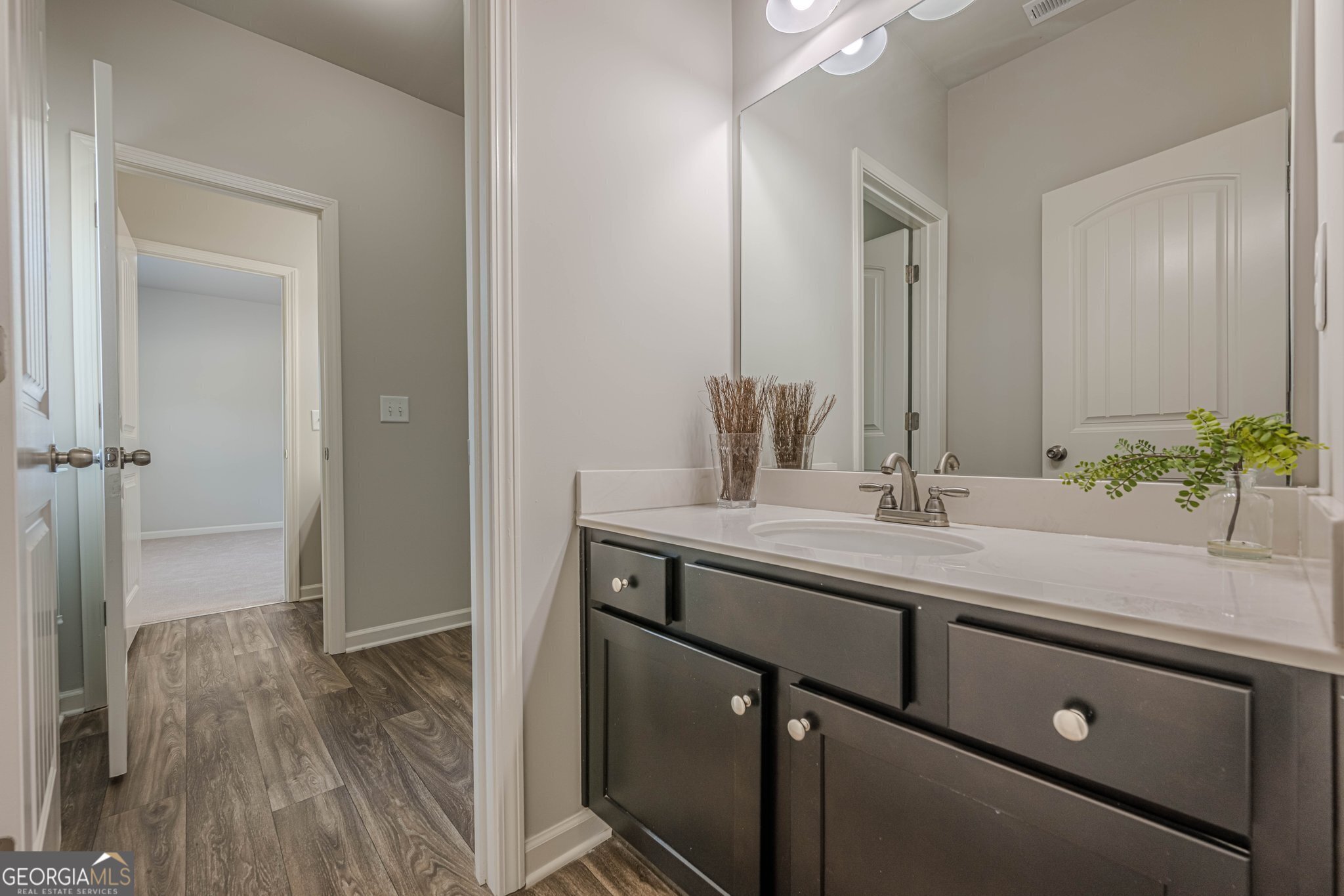 Canton, Georgia 30115, United States, 6 Bedrooms Bedrooms, ,4 BathroomsBathrooms,Residential,Active,117066