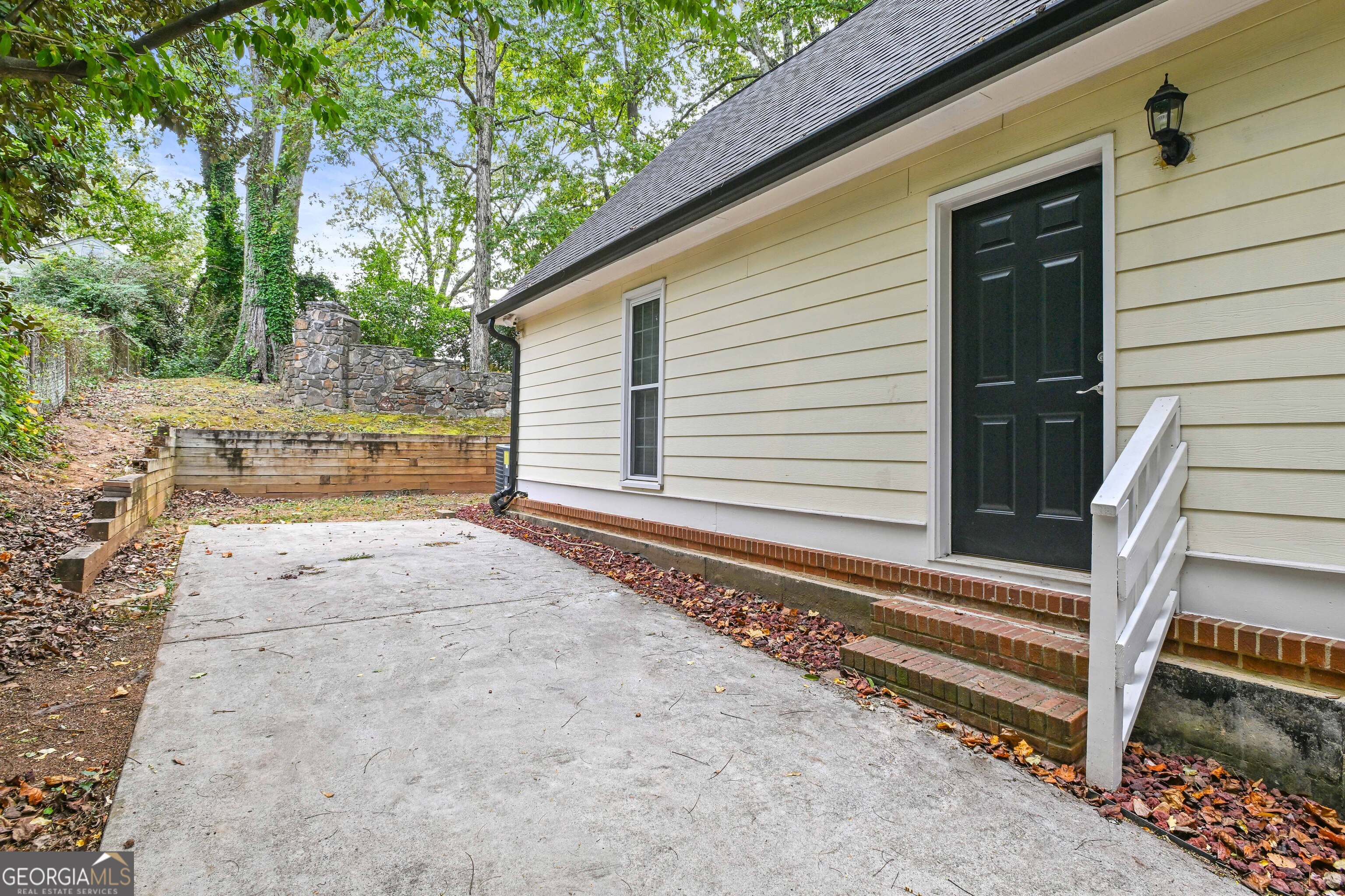 1058 Jefferson AVE