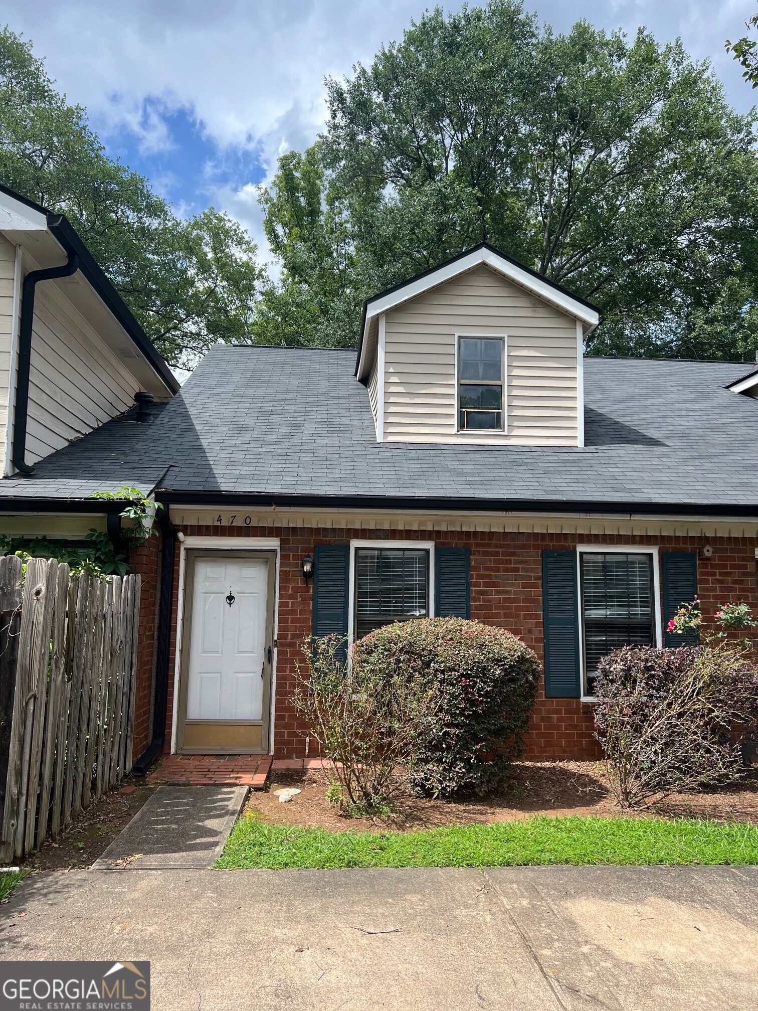 470 Huntington RD 5