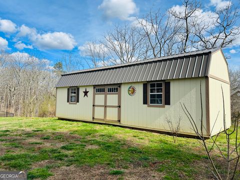 A home in Mount Airy