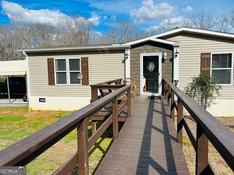 A home in Mount Airy