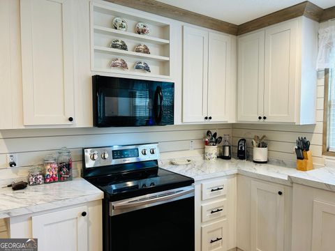 A home in Mount Airy
