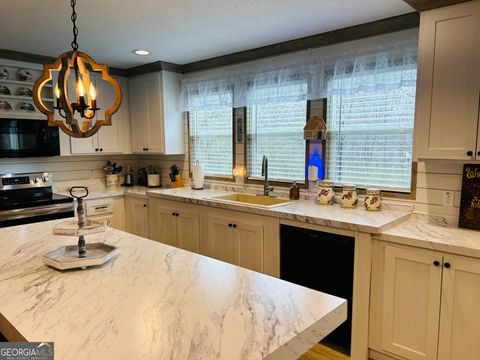 A home in Mount Airy
