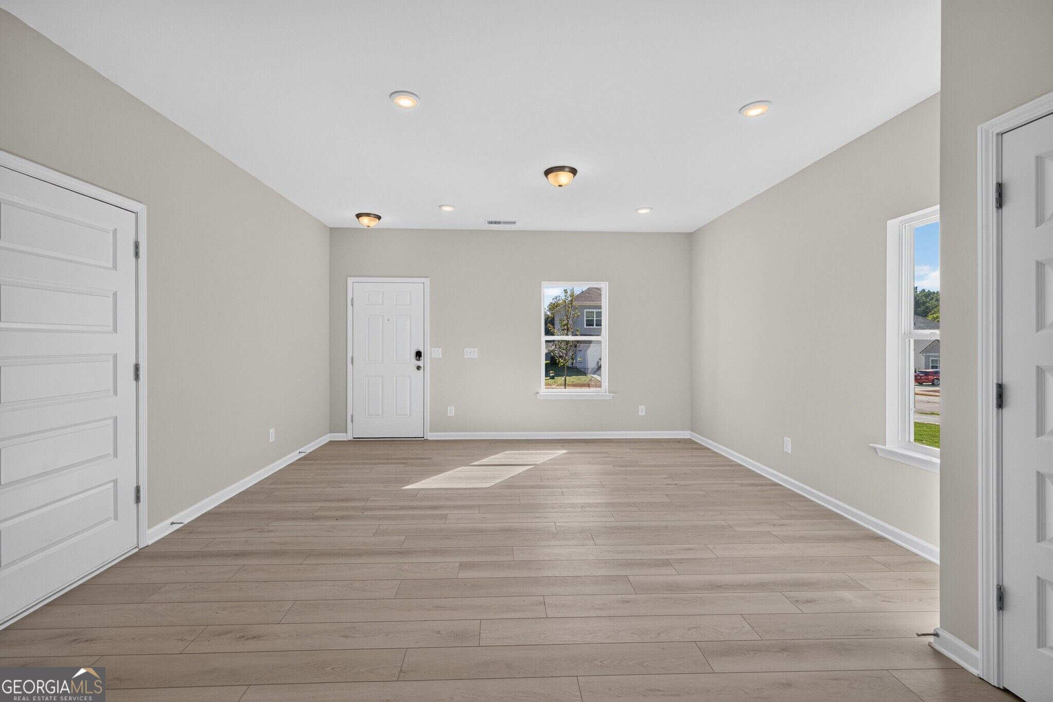 106 Meadowlark LN