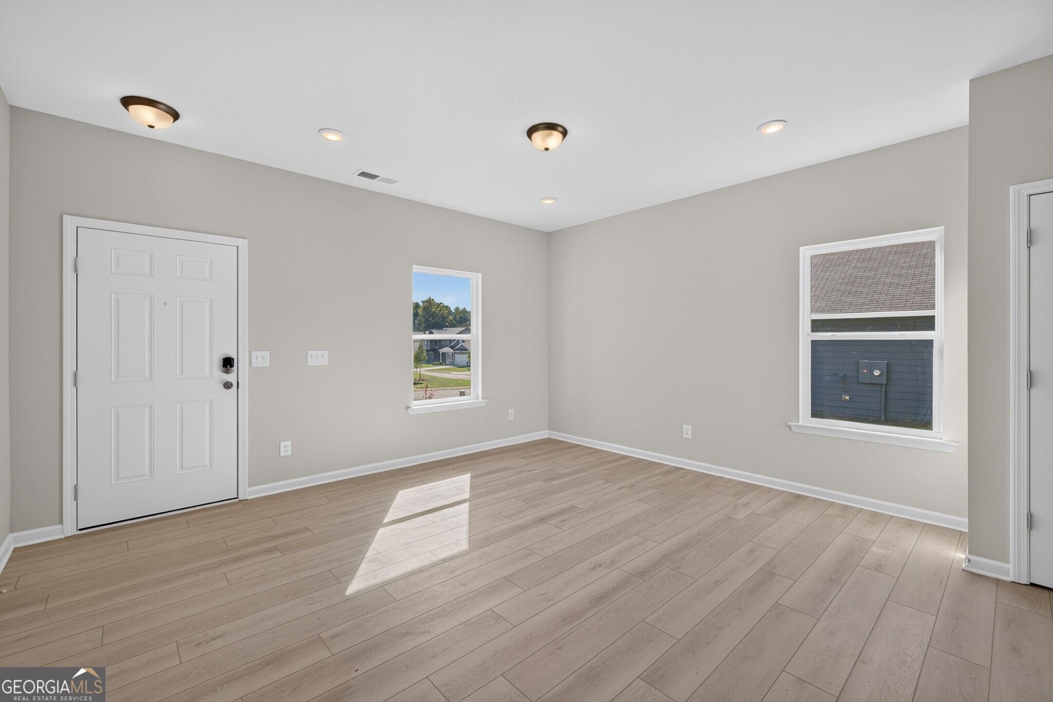 106 Meadowlark LN