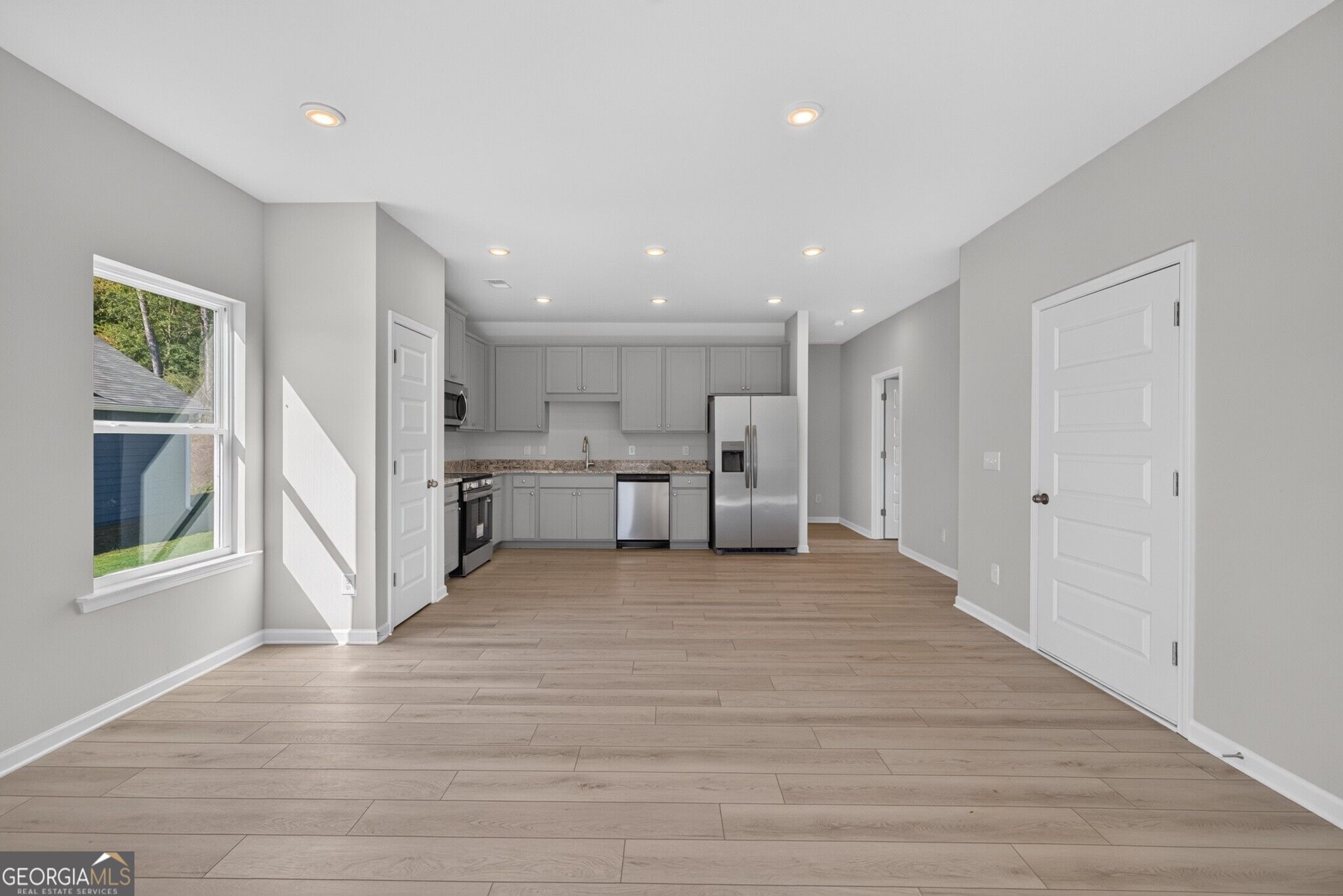 106 Meadowlark LN