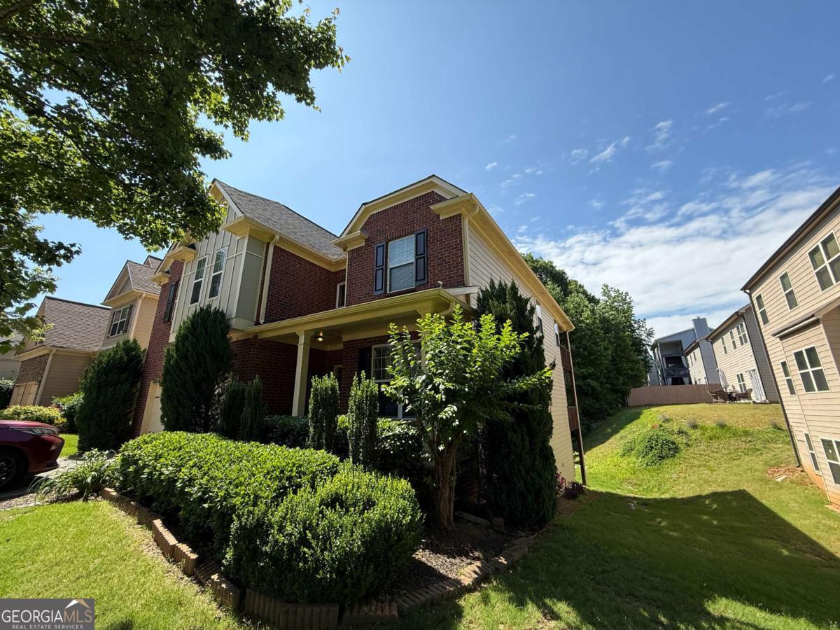 3020 Whitfield AVE