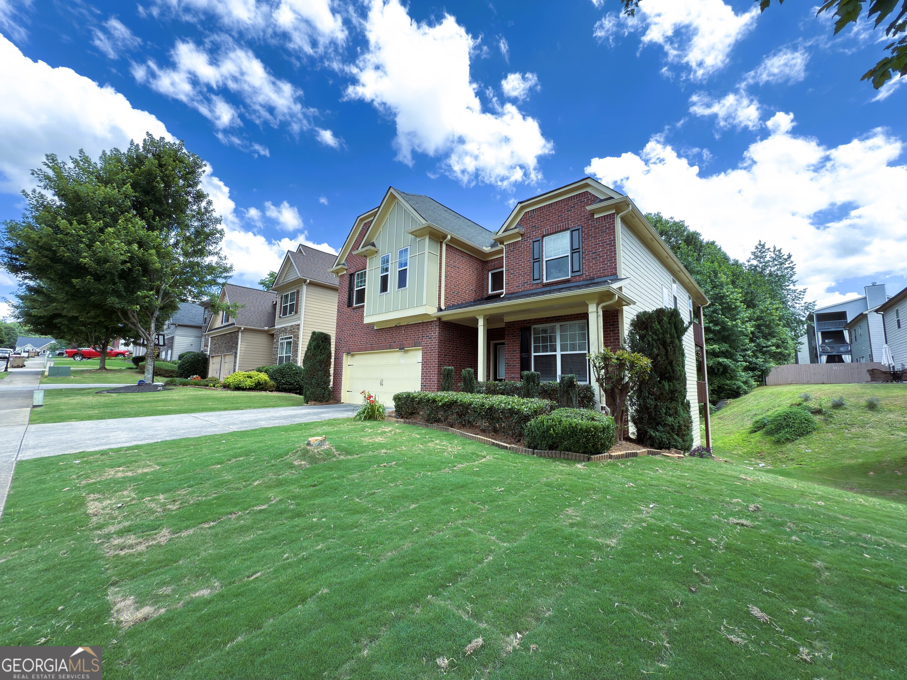3020 Whitfield AVE