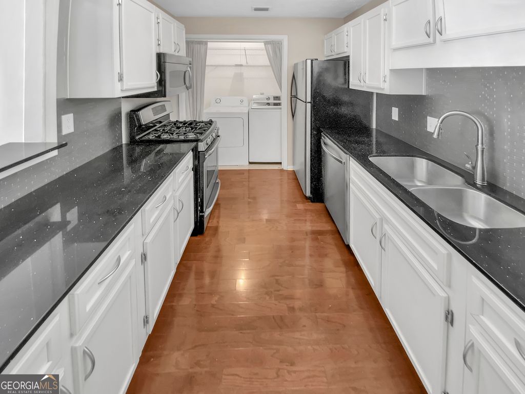 Photo of 1602 Gettysburg Place, Sandy Springs, GA 30350 (MLS # 10673330)