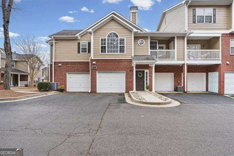 7104 Woodland LN