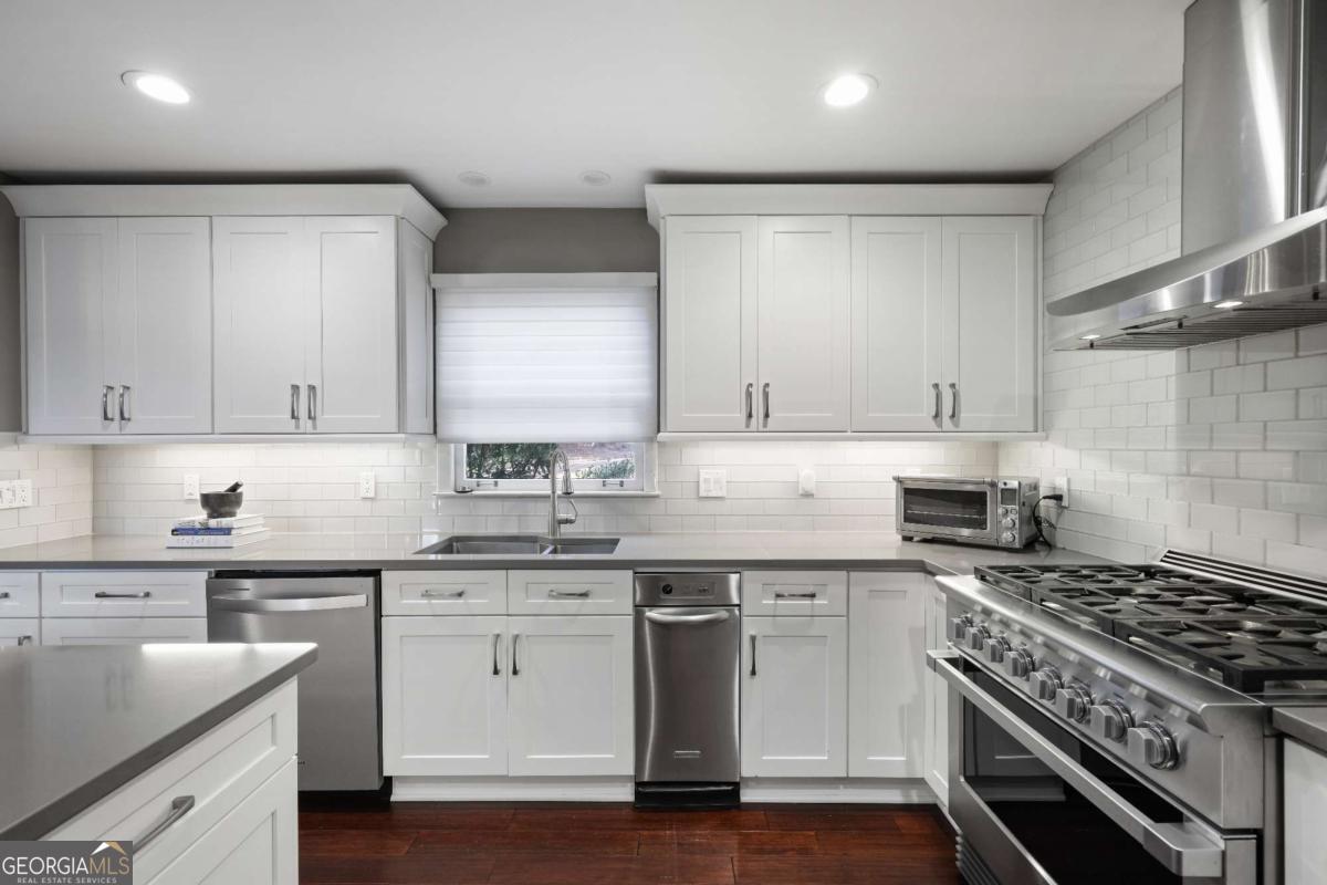 180 River Court PKWY