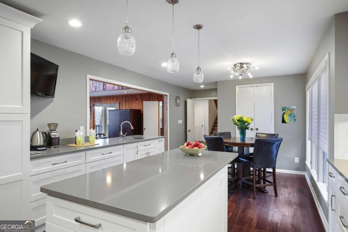 180 River Court PKWY